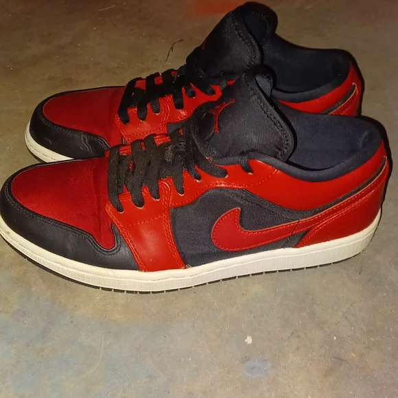 Retro Jordan 1s low's - Picture 5 of 9